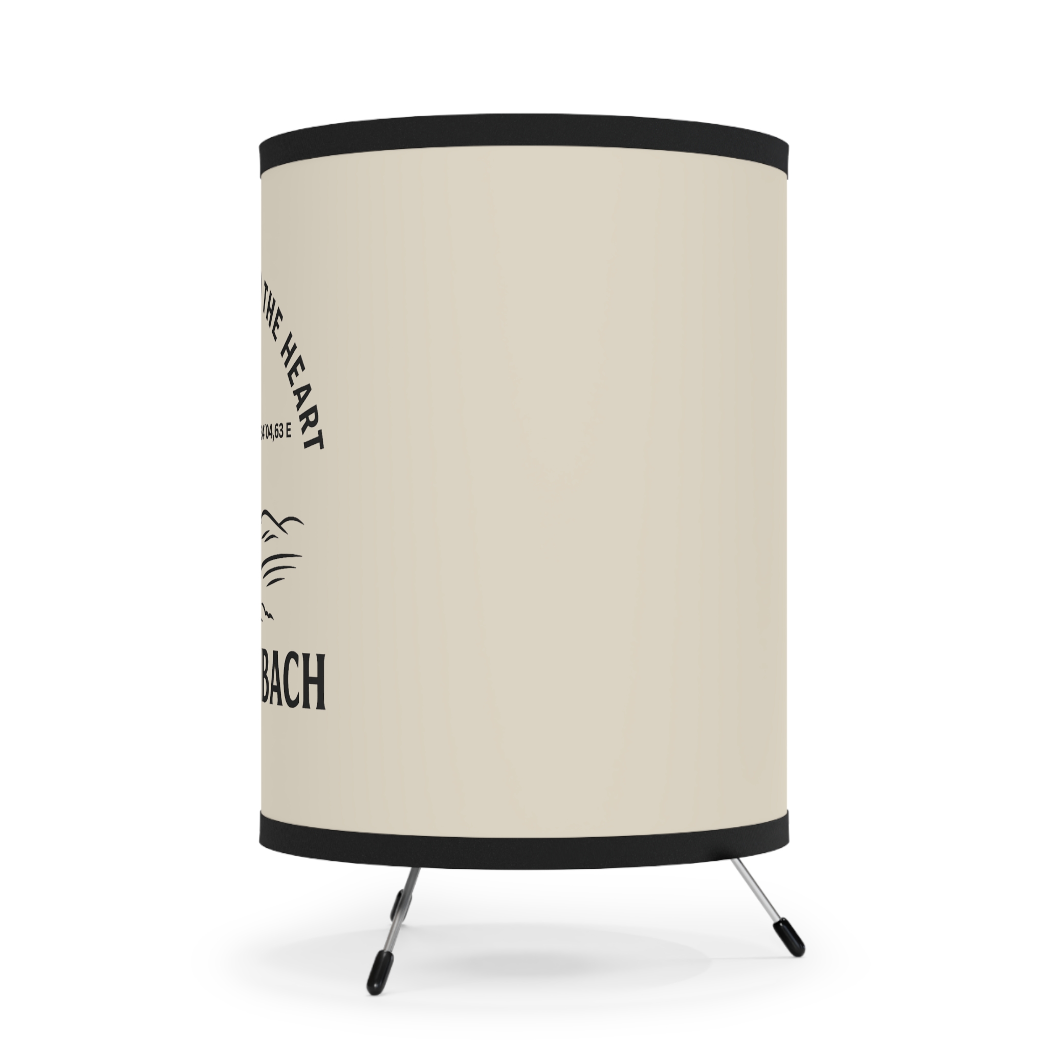 Steinfischbach Tripod Lamp — "From the Hills to the Heart" Printed Shade with Coordinates – Bild 4